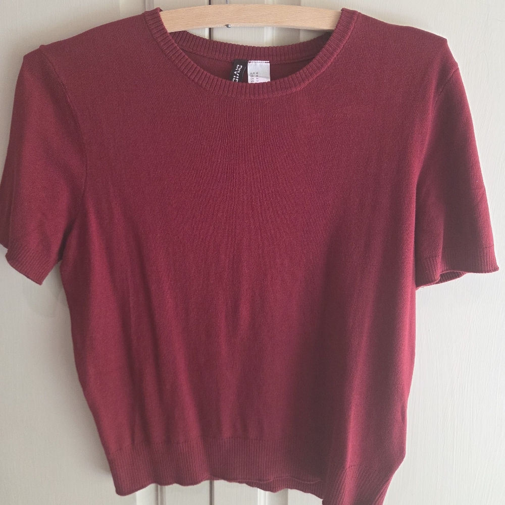 H&M Burgundy Short Sleeve Top